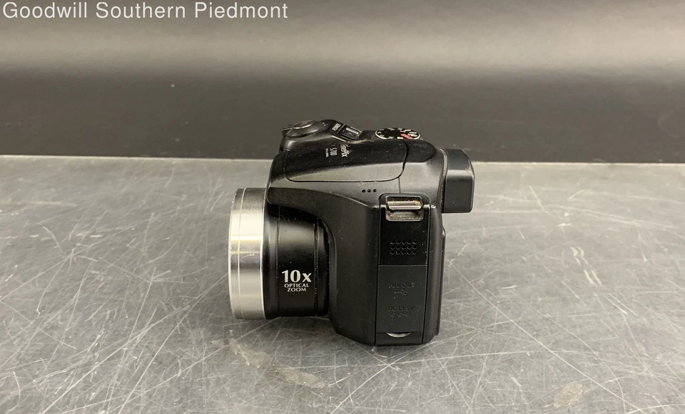 Fujifilm FinePix S700 7.1MP Digital Camera - Parts - Image 2 of 4