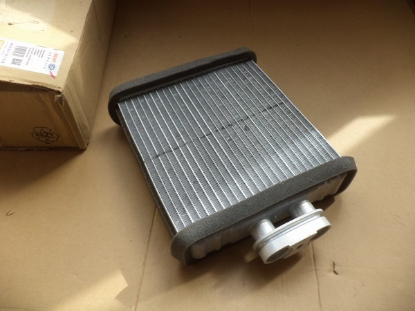 Radiateur de chauffage 8FH351311111 à haute performance pour VW Polo
