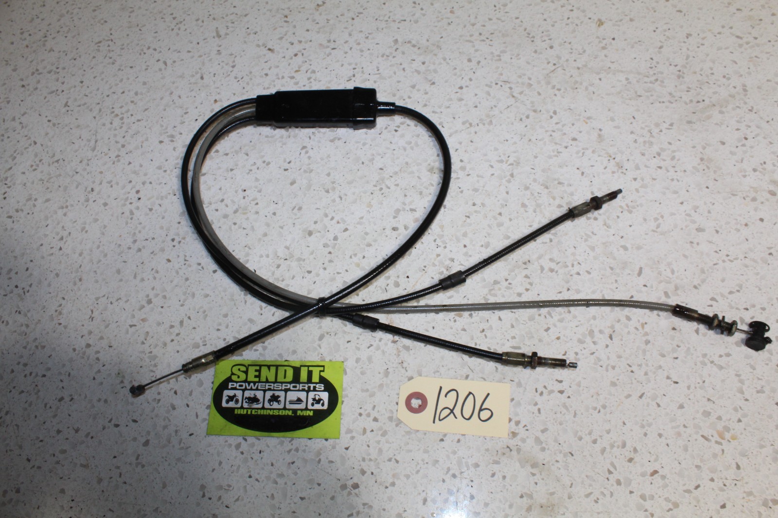 134	1997 Ski-Doo Formula Z	Throttle Cable	414966201