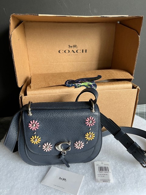 remi saddle bag with whipstitch daisy applique