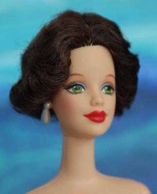 Nude Brunette Mackie Face Barbie Doll TnT Green Eyes Short Bob Hair Dbox4 OOAK