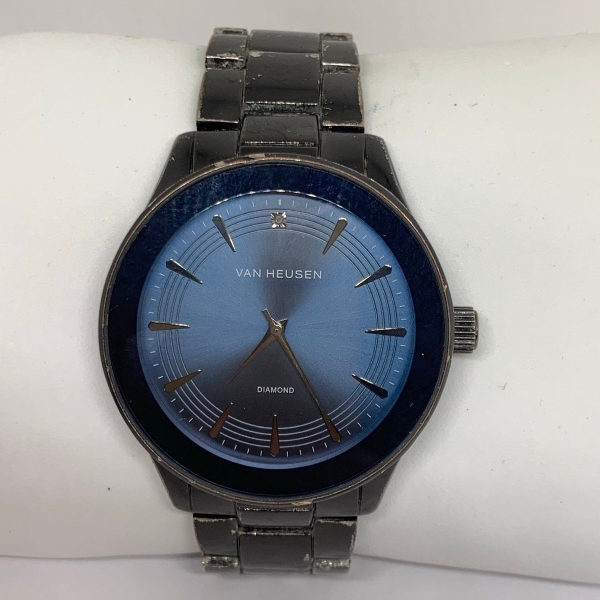 VAN HEUSEN Diamond men’s quartz analog black tone 44mm case size running
