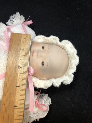 BAMBOLA BAMBINO VINTAGE PORCELLANA VITTORIANA dipinta a mano testa braccia corpo morbido - Foto 9 di 10