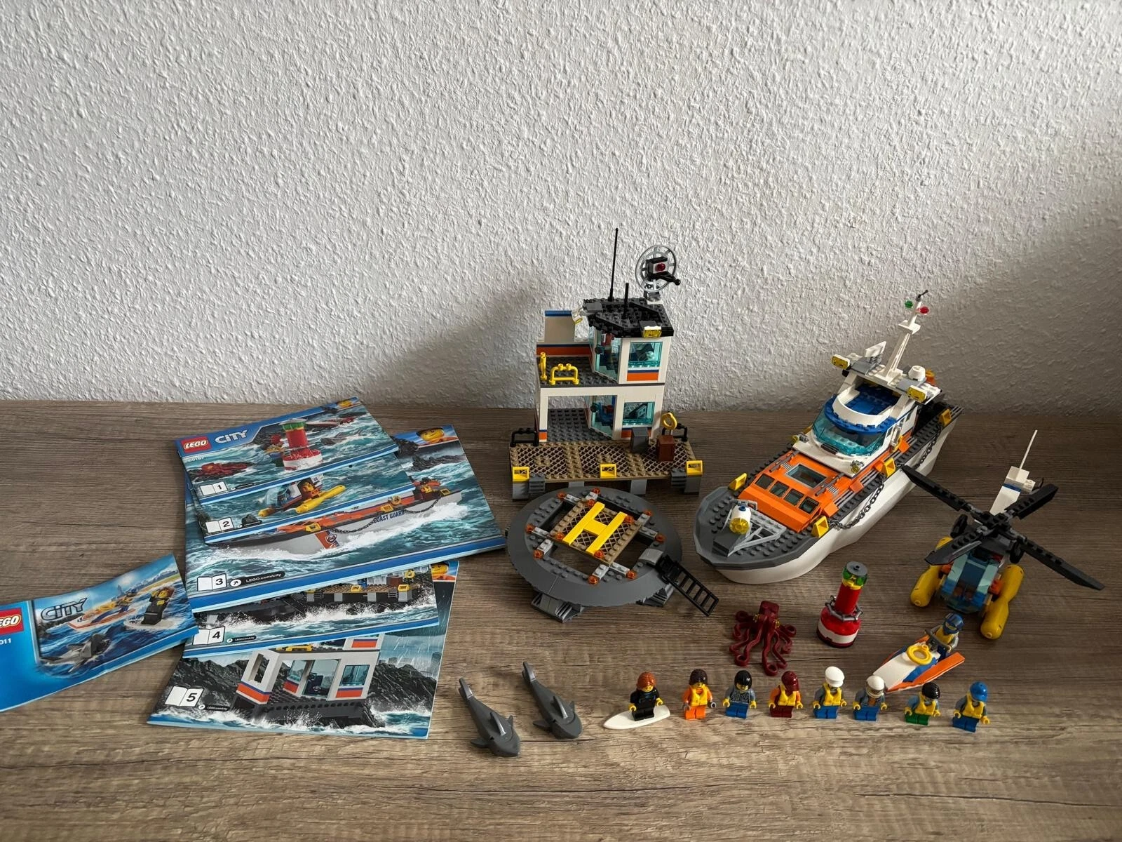 LEGO® City Coast Guard Center / Set 60167 + 60011 | Used