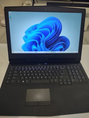 Dell Alienware 17 R4 Gaming 120Hz 2.90GHz i7-7820HK 16GB 1TB HDD GeForce GTX1080