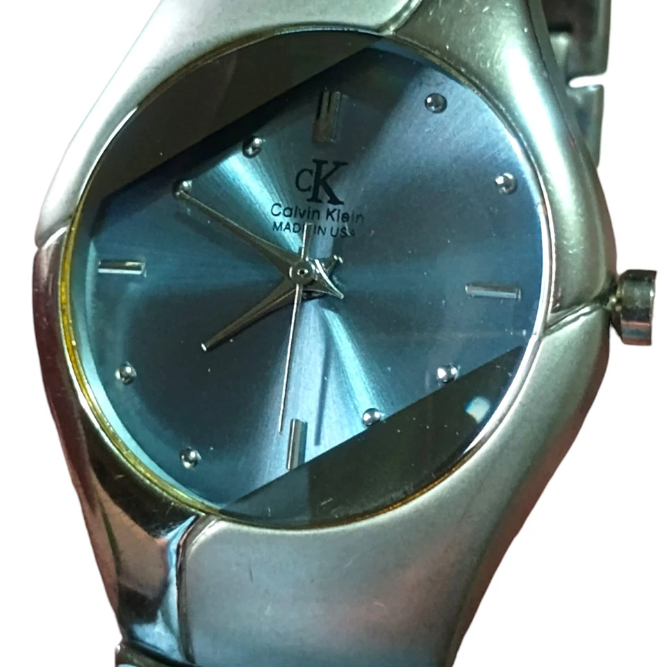 Calvin Klein Ladies Vintage Watch 2000s Blue Sunburst Dial, Silver Tone Bracelet - Image 3 of 4