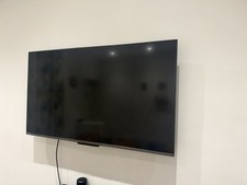 Toshiba 50in LCD 4K 2160p Flat Screen TV Black Wall Mounted w/ Remote