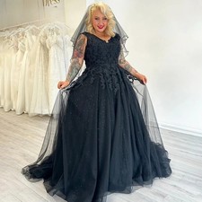 Gothic Black V Neck Lace Wedding Dress Tulle Applique A-Line Bridal Gowns