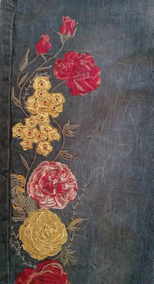 Pantalones de mezclilla elásticos para mujer Bandolino (Lisbeth) bordados flores talla 10 Cottagecore Foto 2 de 4