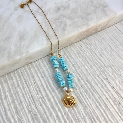 Collana con ciondolo conchiglia di perle turchesi in acciaio inox placcato oro 18 carati - Foto 5 di 6