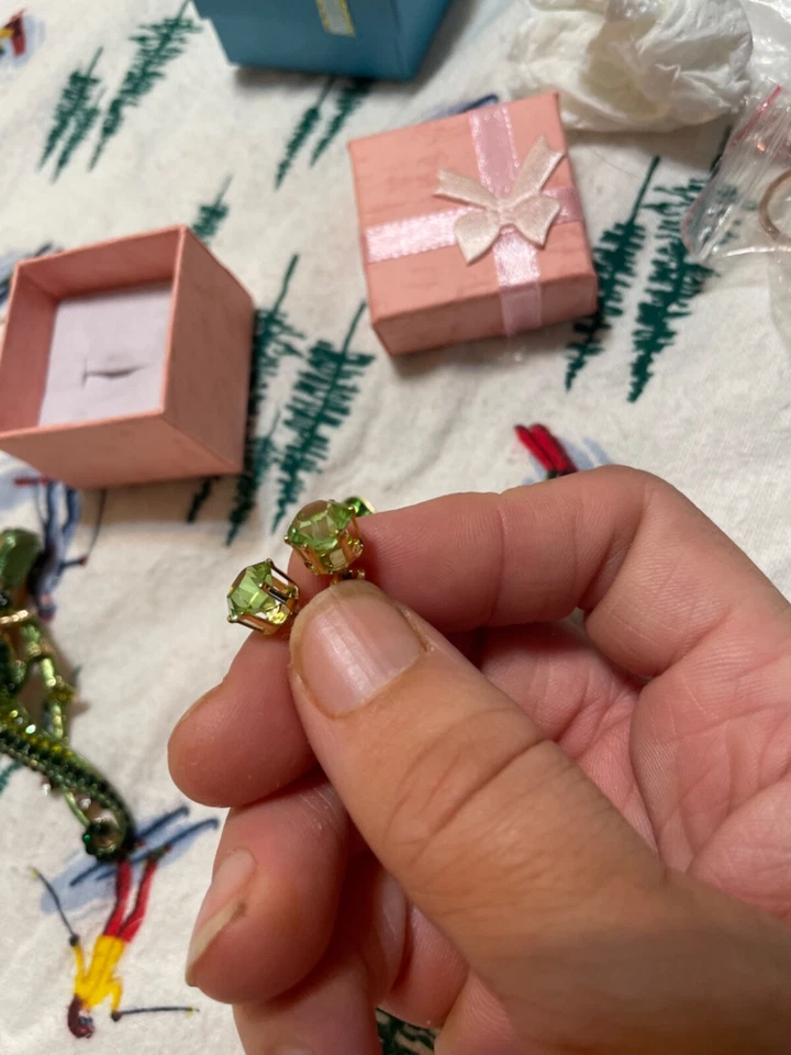 Aretes barrocos grandes vintage chapados en oro amarillo de peridoto verde redondos de 9 mm Foto 2 de 4