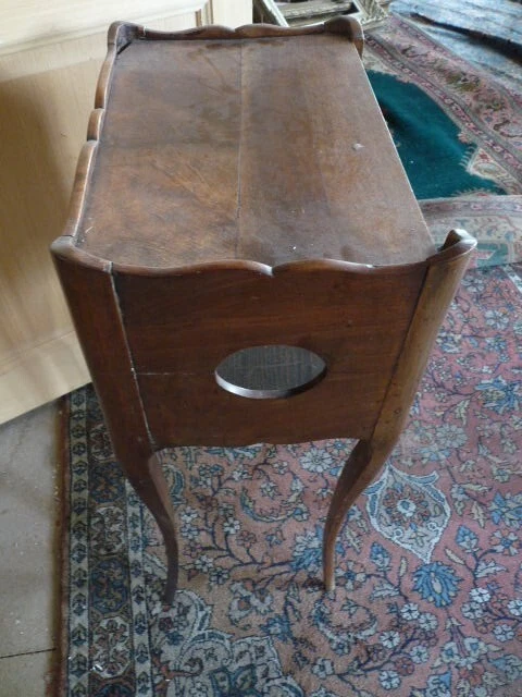 CHEVET DE STYLE LOUIS XV - NOYER MASSIF - Photo 4/4