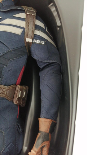 Hot Toys MMS242 Captain America 2 Winter Soldier Stealth S.T.R.I.K.E Suit Used - Picture 11 of 13