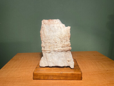 Gash Vein Silca Quartz  4'' X 6'' X 1'' 425g