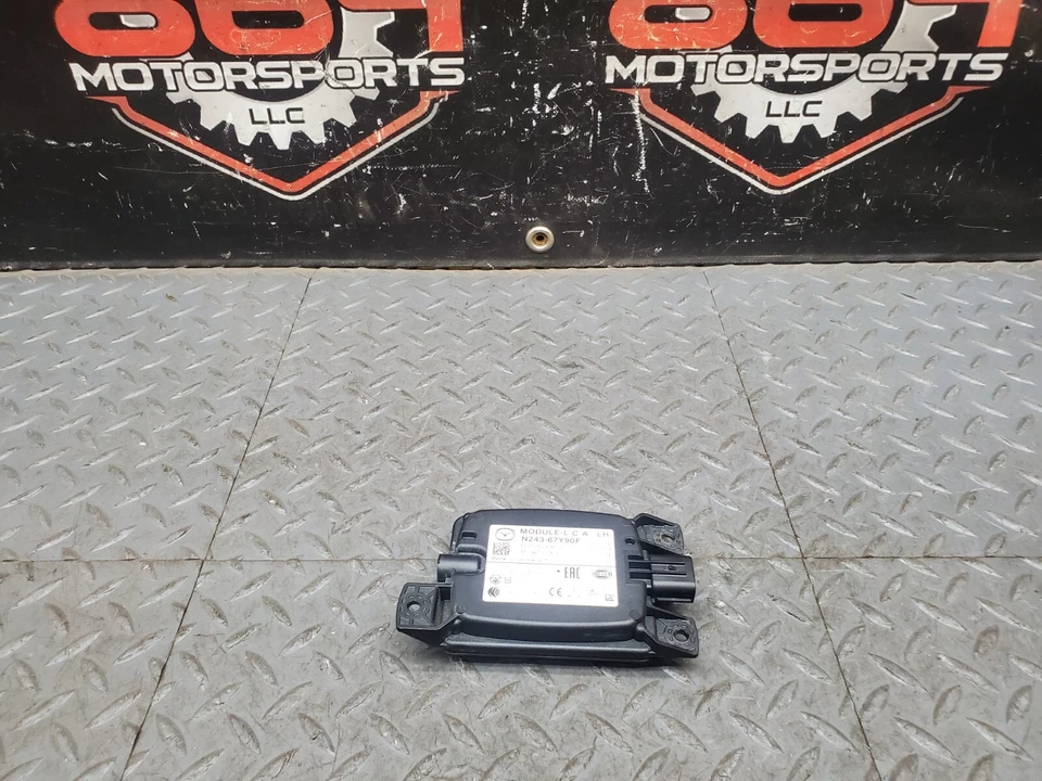 Módulo de control informático fuente de alimentación MAZDA MX-5 MIATA 2016-2021 D10A-675Z0-A #80 Foto 2 de 4