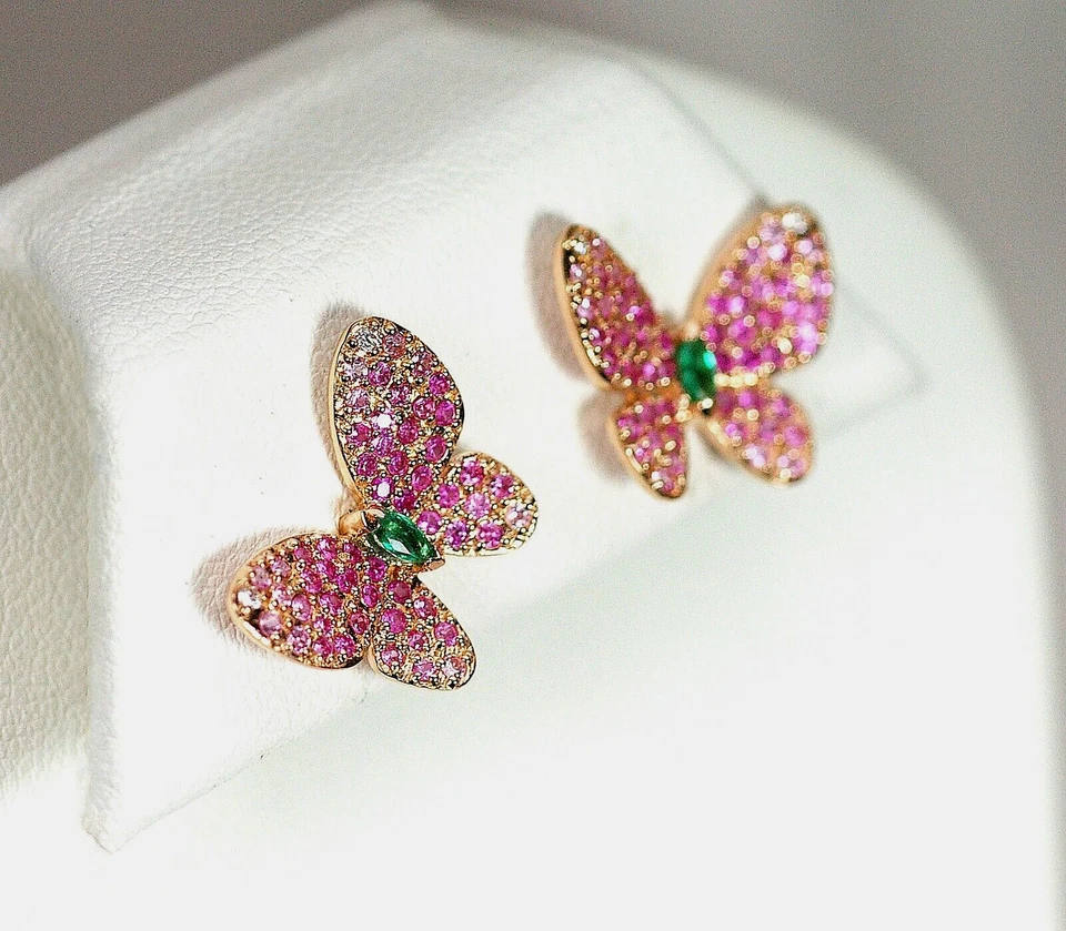 СЕРЬГИ-БАБОЧКИ ИЗ 18-КАРАТНОГО ЗОЛОТА, РОЗОВОГО ЗОЛОТА, ИЗУМРУДА, РУБИНА, САПФИРА, ПРИРОДЫ, РОЗОВОГО ЗОЛОТА - Изображение 3 из 4