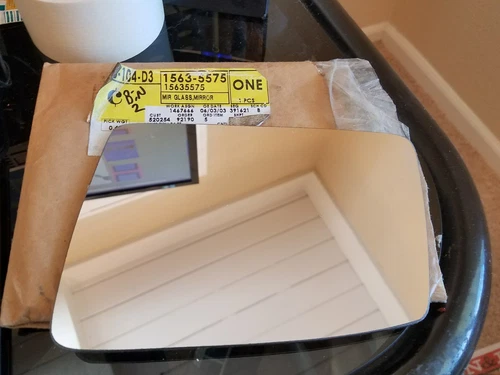 NOS 1986-98 GM  SAFARI / ASTRO  OEM Door Side View-Mirror Glass Left 15635575