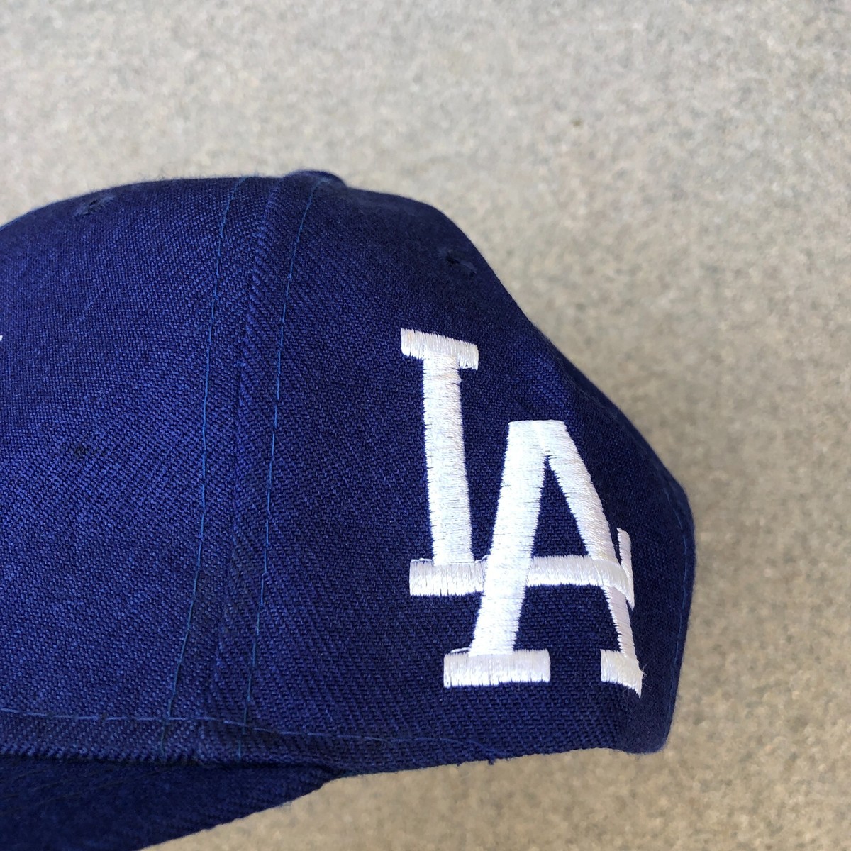 Vintage 90s NIKE x Los Angeles Dodgers Swoosh Snapback Hat