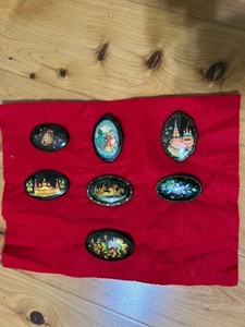 Lot of 7 Lacquered/Hand Painted Russian Broaches from St Petersburg, Russia(New)