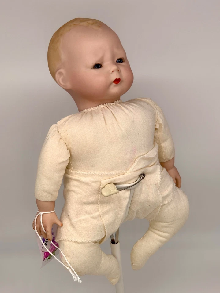 Антикварная неглазурованная кукла EI Horsman TYNIE BABY с купольной головой уникальная репродукция с подписью Анны Адамс - Изображение 2 из 4