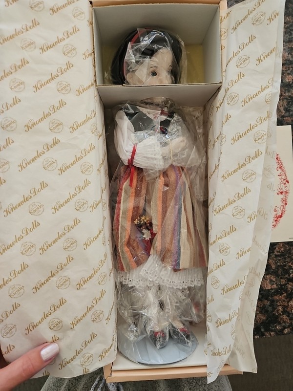 Snow White Ashton Drake Collection 1990
