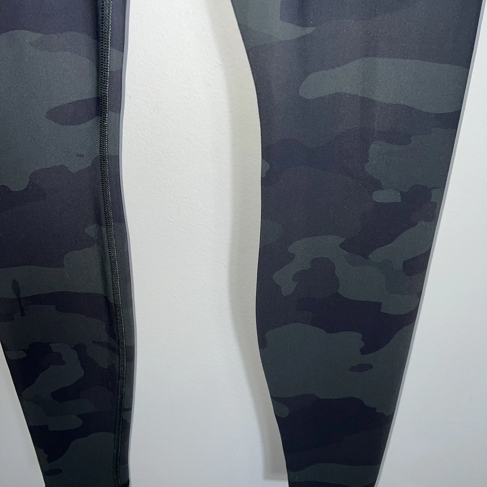 alo-yoga high rise camo leggings