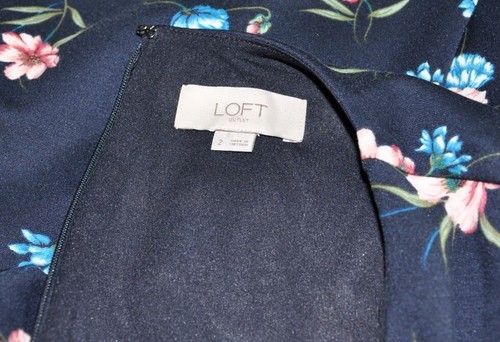 Loft Women’s Size 2 Dress Fit & Flare Navy Floral Side Pockets Short Sleeved EUC - Picture 4 of 6