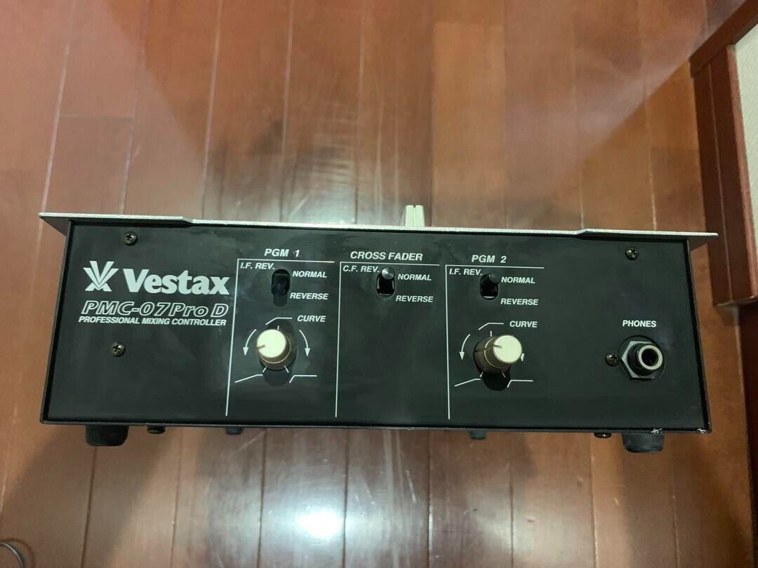 Vestax PMC-07 Pro D SAMURAI Professional Mixing Controller Vestax PMC-07 Pro D SAMURAI Professional Mixing Controller