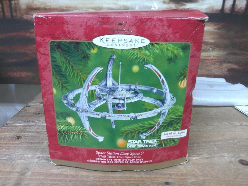 Hallmark Keepsake Ornament Star Trek Space Station Deep Space 9=NEW