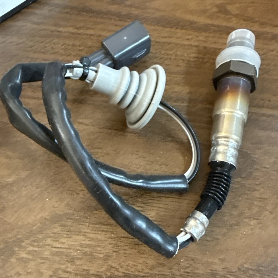 For Toyota Celica 2000-2005 Bosch 13619 Premium Narrow-band Oxygen Sensor - Image 3 of 4