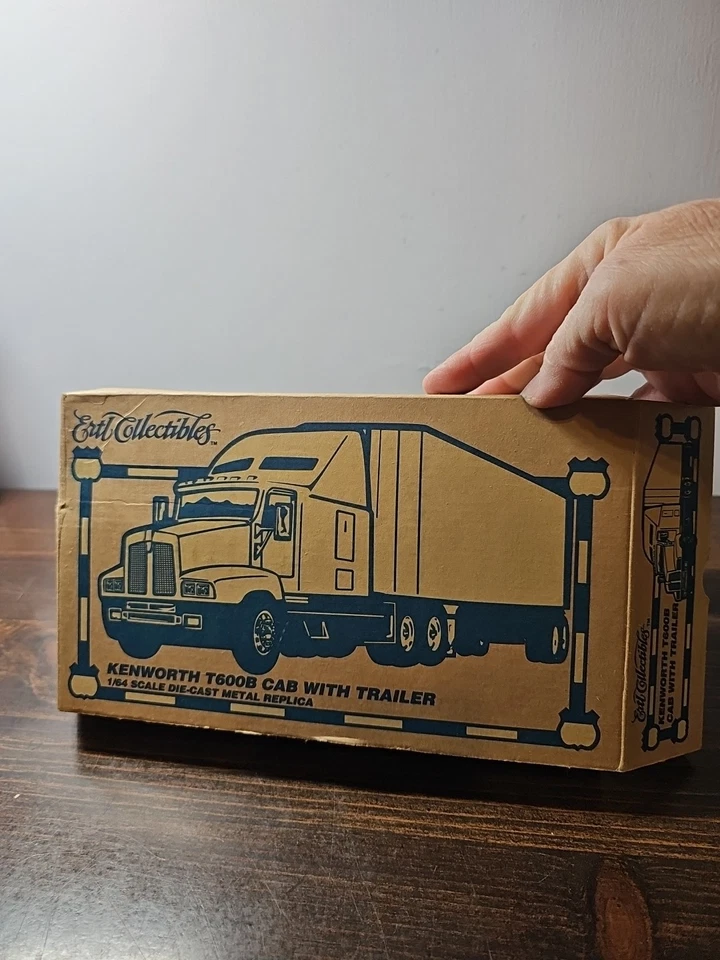Remolque tractor Kenworth T600B 1:64 de colección ERTL Trendway Holland Michigan Foto 2 de 4