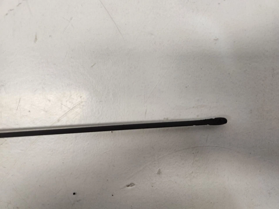 Varilla de medición de aceite de transmisión Kia Sedona 2010 (3,8 L/AT/FWD) Foto 4 de 4