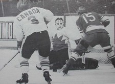 PRINT HOCKEY PICTURE TEAM CANADA TONY ESPOSITO vs RUSSIA ALEXANDER YAKUSHEV 