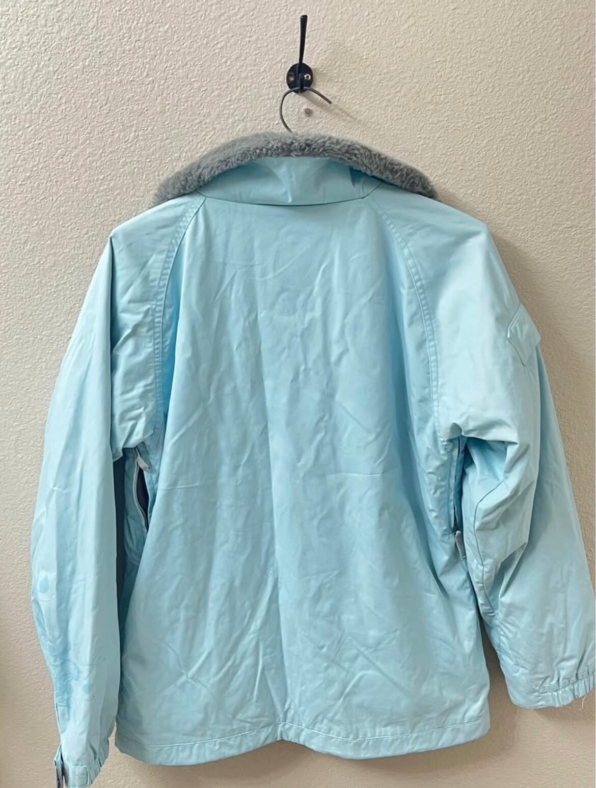 blue jacket - image 4