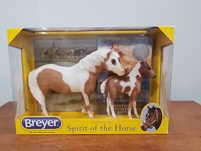 Breyer #1157 MISTY & STORMY MODELS AND BOOK SET