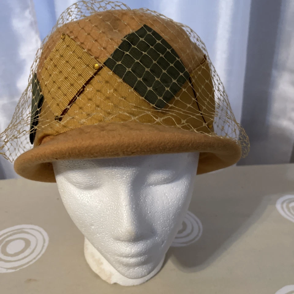 GLENOVER. VINTAGE 1950's LADIES Wool Felt Bucket Hat EUC - Image 2 of 4