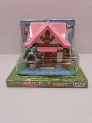 Animal Crossing Let's Make a Forest Wide House Pink Roof Figure Unopened Japan