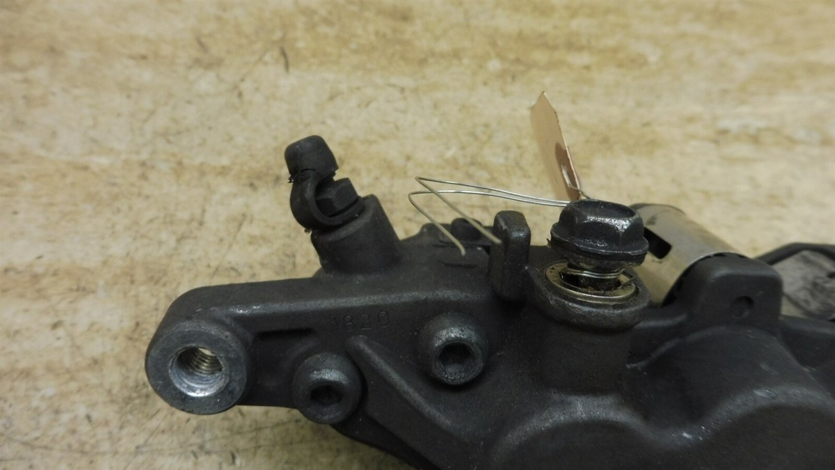 2001 Kawasaki ZX600J Ninja ZX-6R K159-1. left front brake caliper