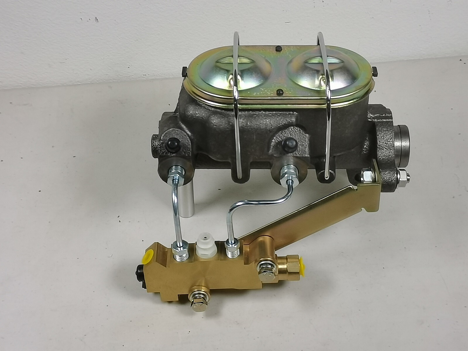 GM ABody Power Master Cylinder w/Bleeders & Disc Disc Proportioning