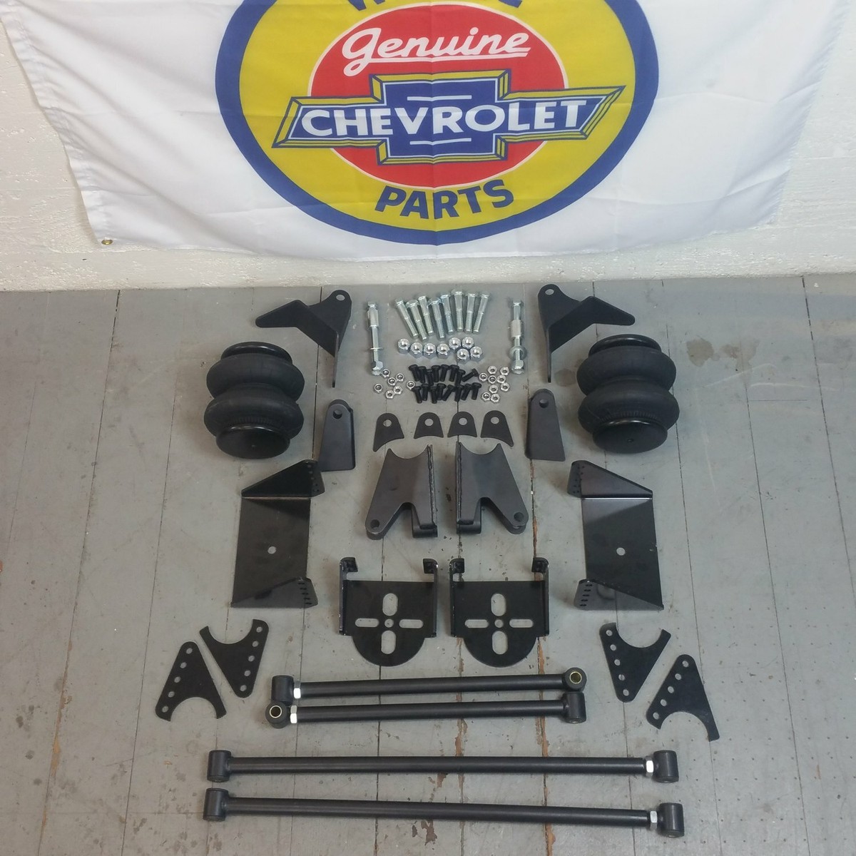 1937-1948 Classic Chevy GM Rear 4 Link Kit w/ 2600lb Air Ride Bags