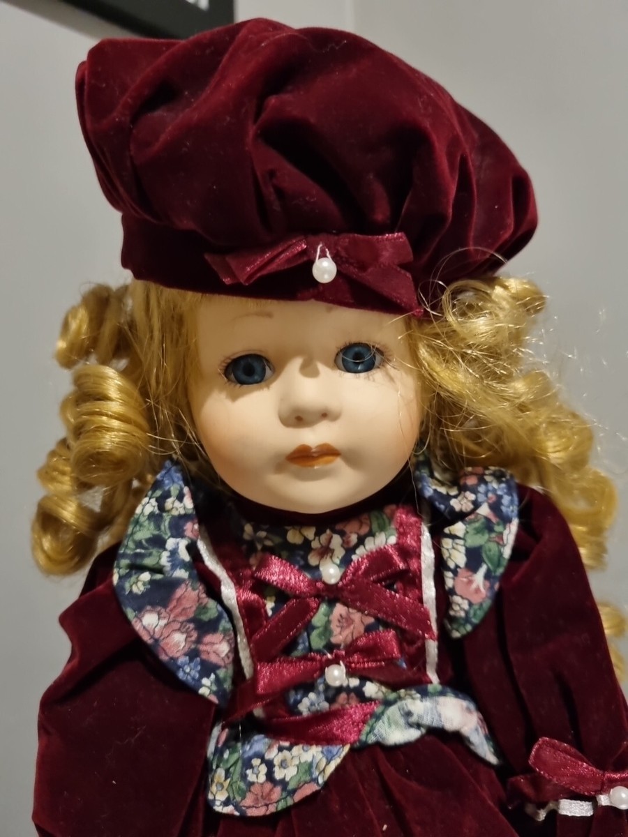 1990's Rare Leonardo collection porcelain ( Karen ) 14