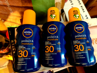 NIVEA Sonnenschutz & Feuchtigkeit Sonnenspray LSF 30 (200ml) - UVA + UVB Schutz