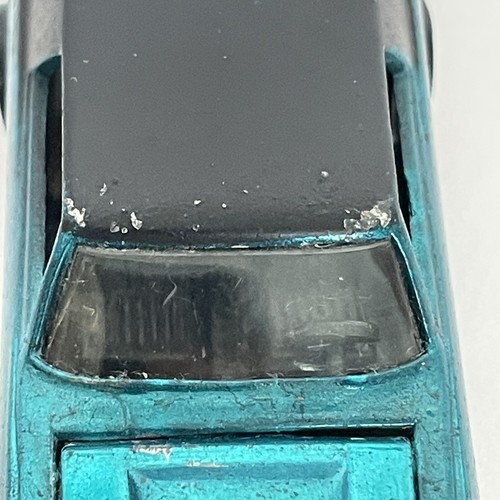 Hot Wheels Redline 1967 Custom T-Bird Aqua interior negro casi como nuevo - Imagen 13 de 24