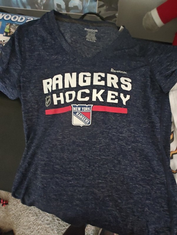New York Rangers T Shirt Size Small Reebok Playdry Material 