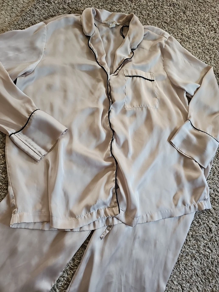 H&M MAMA Maternidad Juego de 2 Piezas Pijama Beige con Borde Negro Talla L. C26 Foto 3 de 4