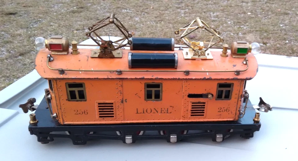 Lionel Prewar O Gauge 256  Large Electric Locomotive Dual Motor - Image 3 of 4