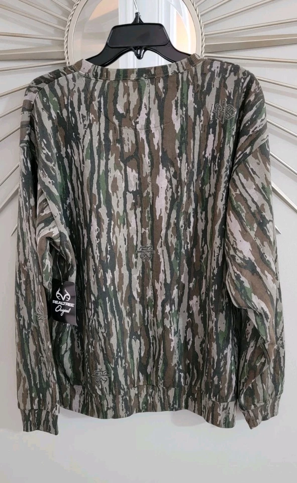 Bundle of 2 New REALTREE Original Camo 1 Sweatshirt + 1 Reg Long Sleeved T Sz M - Image 4 of 4