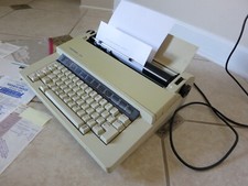 Silver Reed Electric Typewriter 85EP Portable BOUGHT NEW 1987 thumbnail