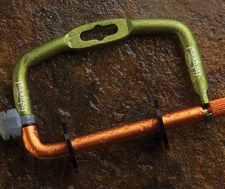 FISHPOND HEADGATE TIPPET HOLDER FREE US SHIPPING W/ BUILT-IN CUTTING BLADE 