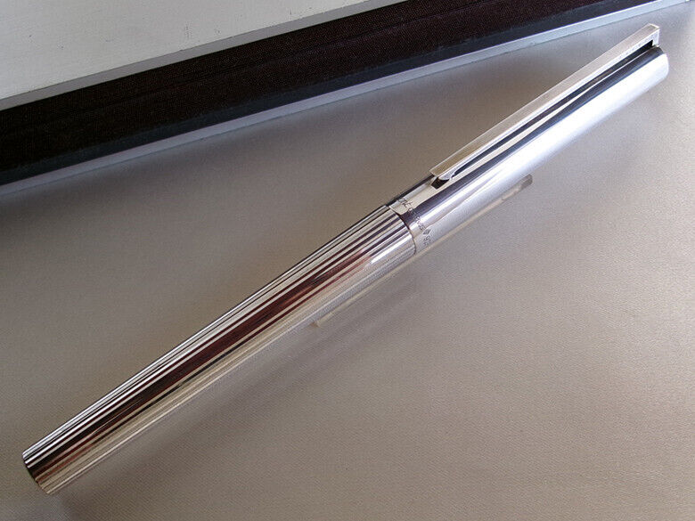 S.T. Dupont Classic Fountain Pen 18K EF Nib Sterling Silver S.T. Dupont Classic Fountain Pen 18K EF Nib Sterling Silver